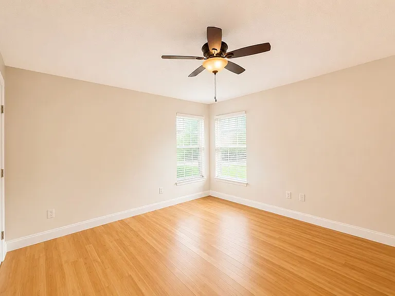 1009 Bartlett Ct — Photo 11