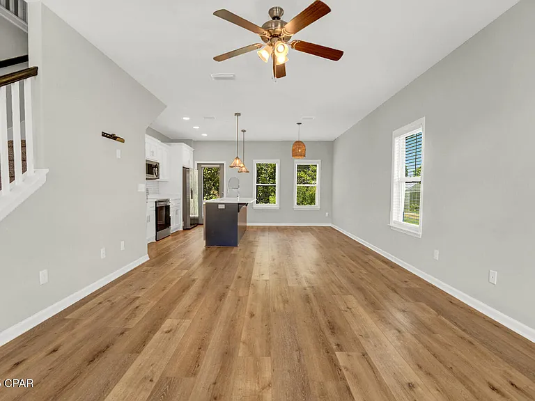 408 Raven Ln — Photo 4