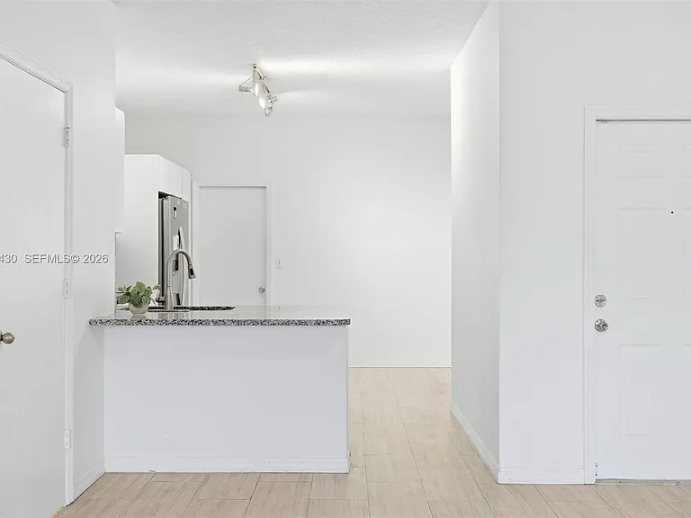 2066 Madeira Dr #2066 — Photo 15