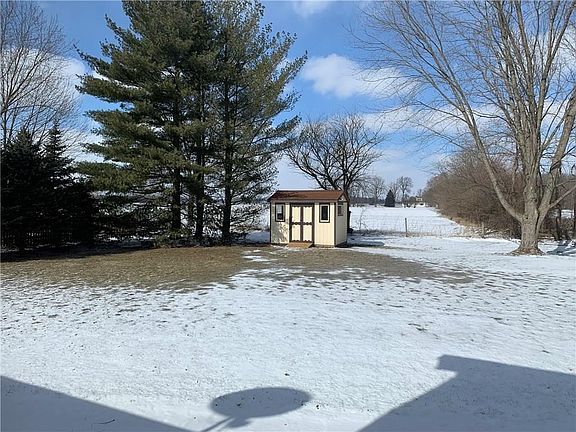 3rd image of 941 Queensbury Dr