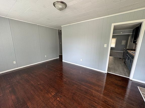 2nd image of 712 Melvenia St