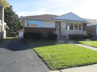 1635 Stratford Ave, Westchester, IL 60154