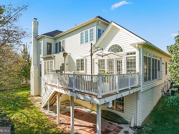 2nd image of 613 Oak Knoll Ter