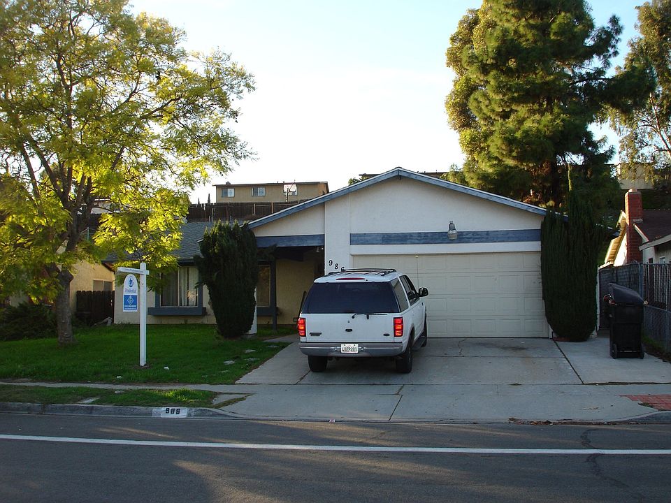 2nd image of 986 Woodrow Ave