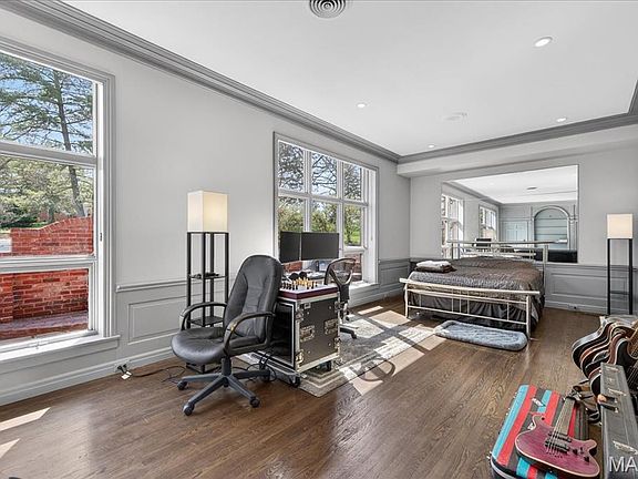 29th image of 10 Vouga Ln