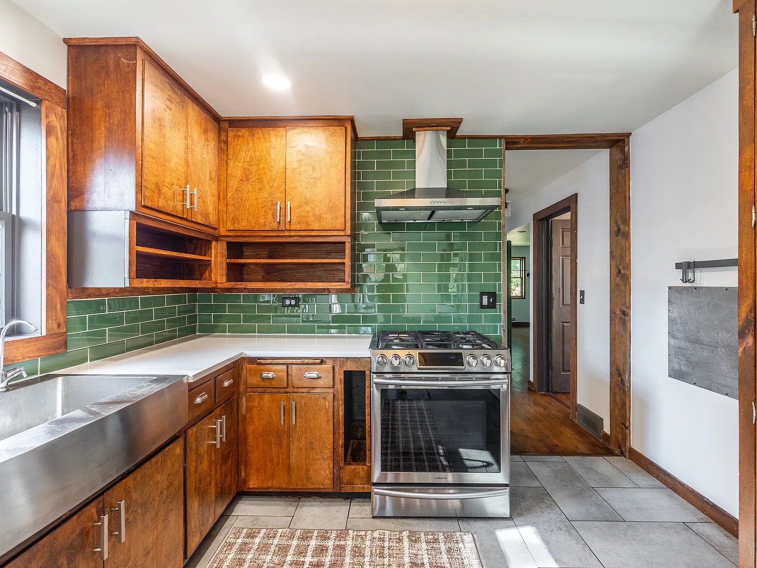 3 bed, 2000 sqft, $3,975 — Photo 3