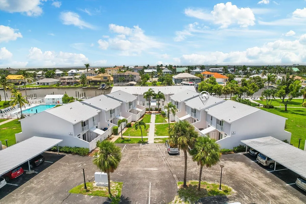 2 bed, 2.5 bath, 1101 sqft, $4,000 — Photo 3