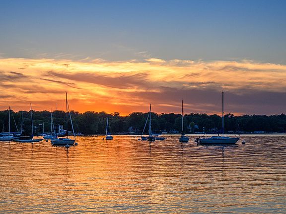 2nd image of 3668 Lake Mendota Dr