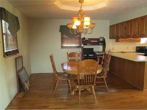 5th image of 401 Venice Dr