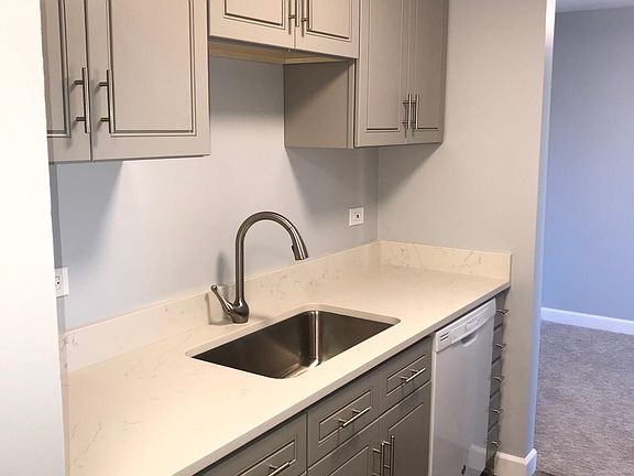 2nd image of 4 Oak Creek Dr APT 3505