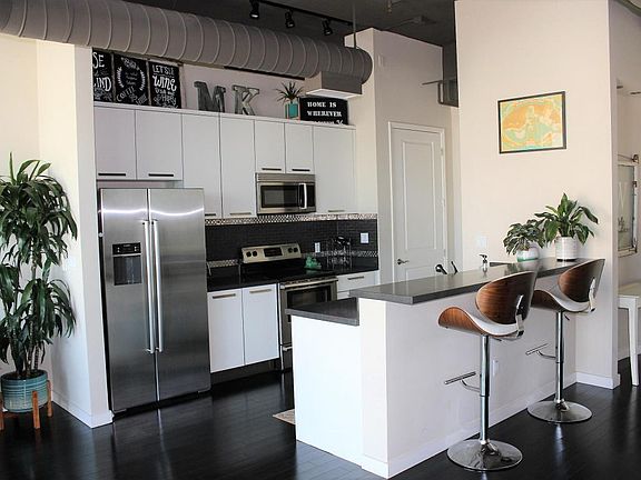 5th image of 1 E Lexington Ave Unit 906