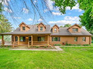 51 Holiday Dr, Somonauk, IL 60552