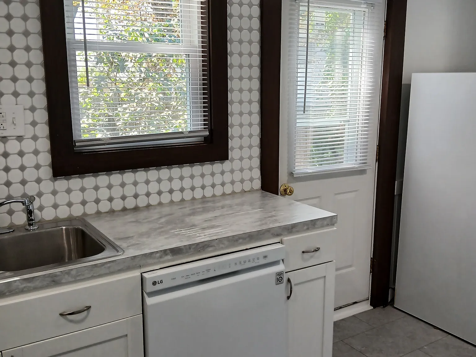 43 Saratoga Way — Photo 3
