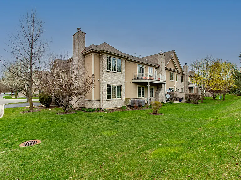 6 Beaconsfield Ct — Photo 22