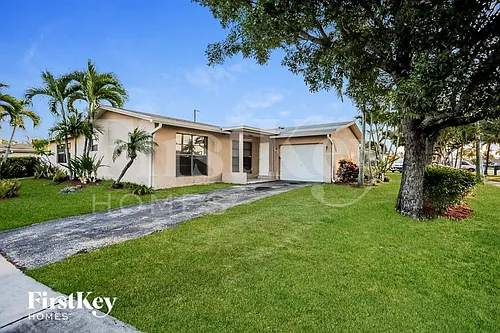 11310 NW 38th Pl Photo 1