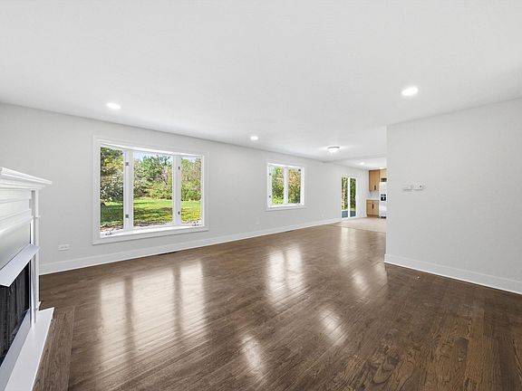 3rd image of 1271 Edmonds Ave