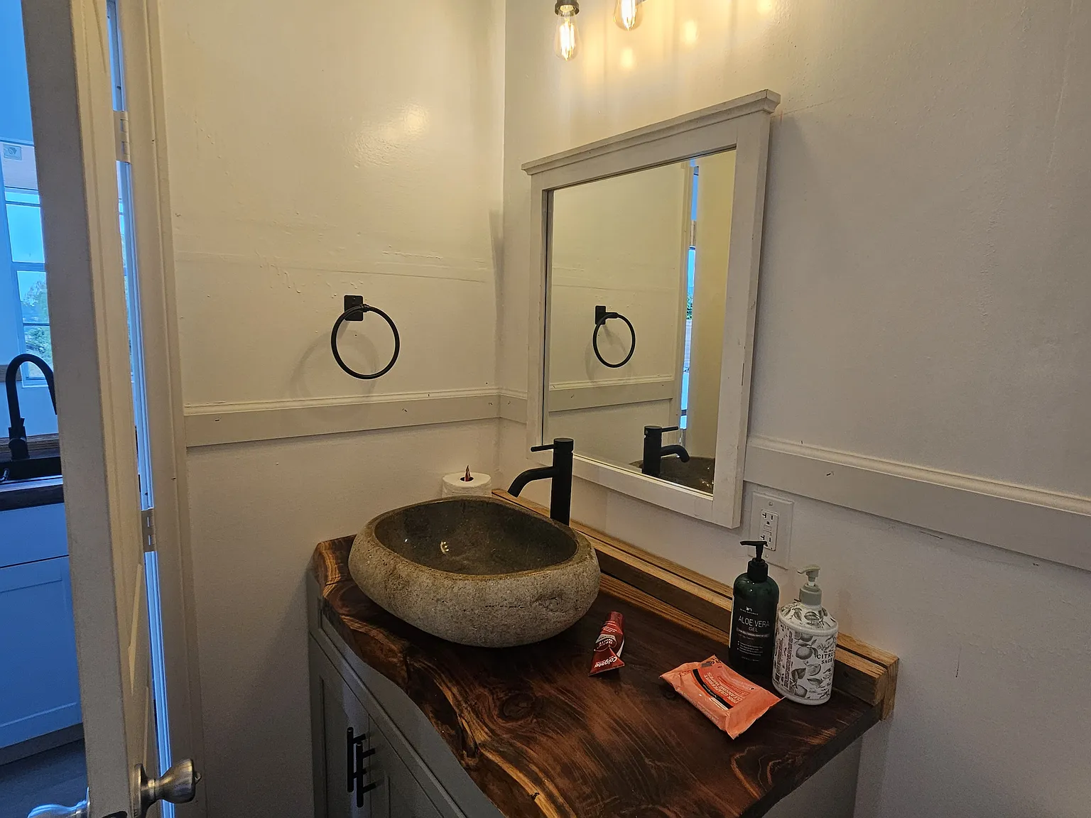 Studio, 180 sqft, $1,495 — Photo 4