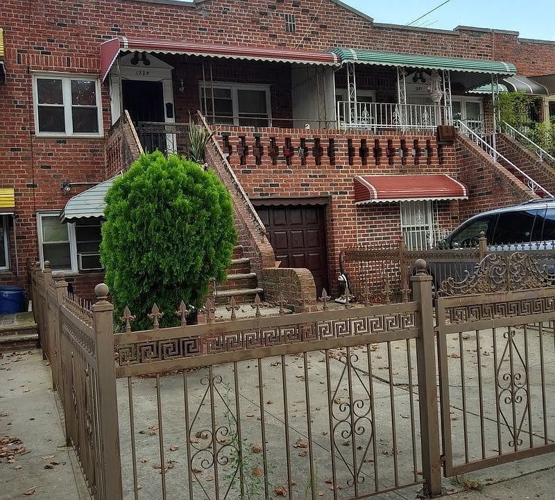2nd image of 1229 E 98th St
