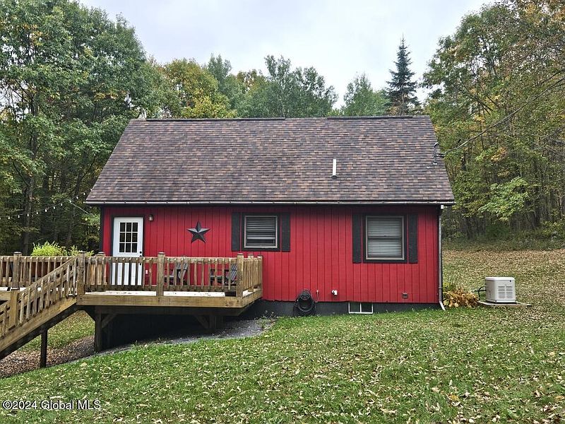 3rd image of 214 Beards Hollow Road