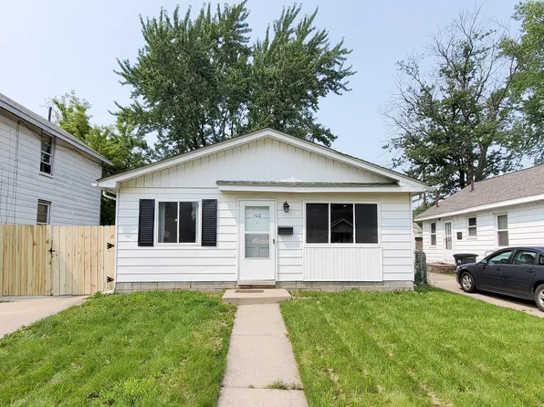 100 W Harwood Ave, Madison Heights, MI 48071