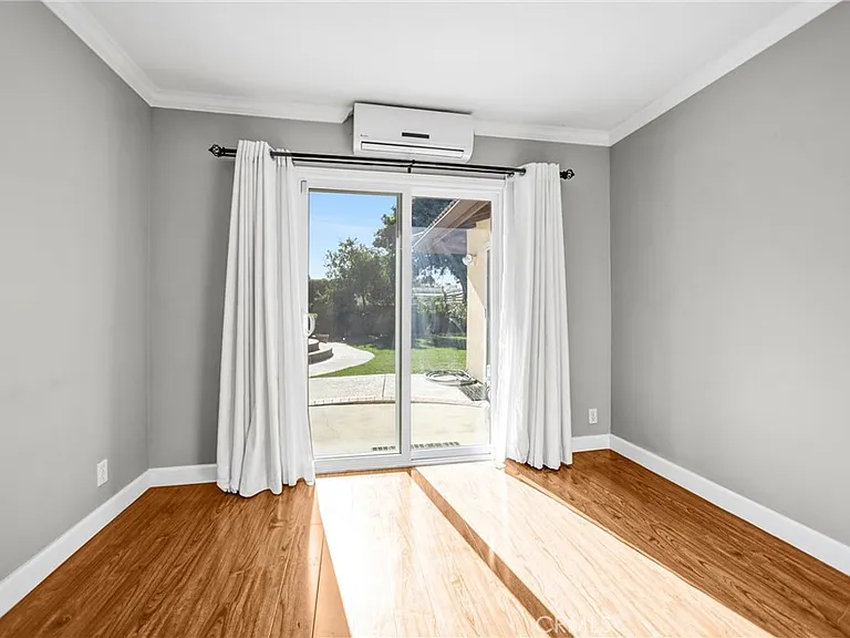 452 W Winnie Way — Photo 16