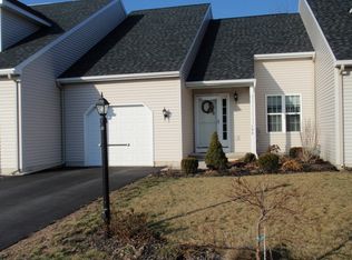 19B Pointe West Dr #B, Halfmoon, NY 12065
