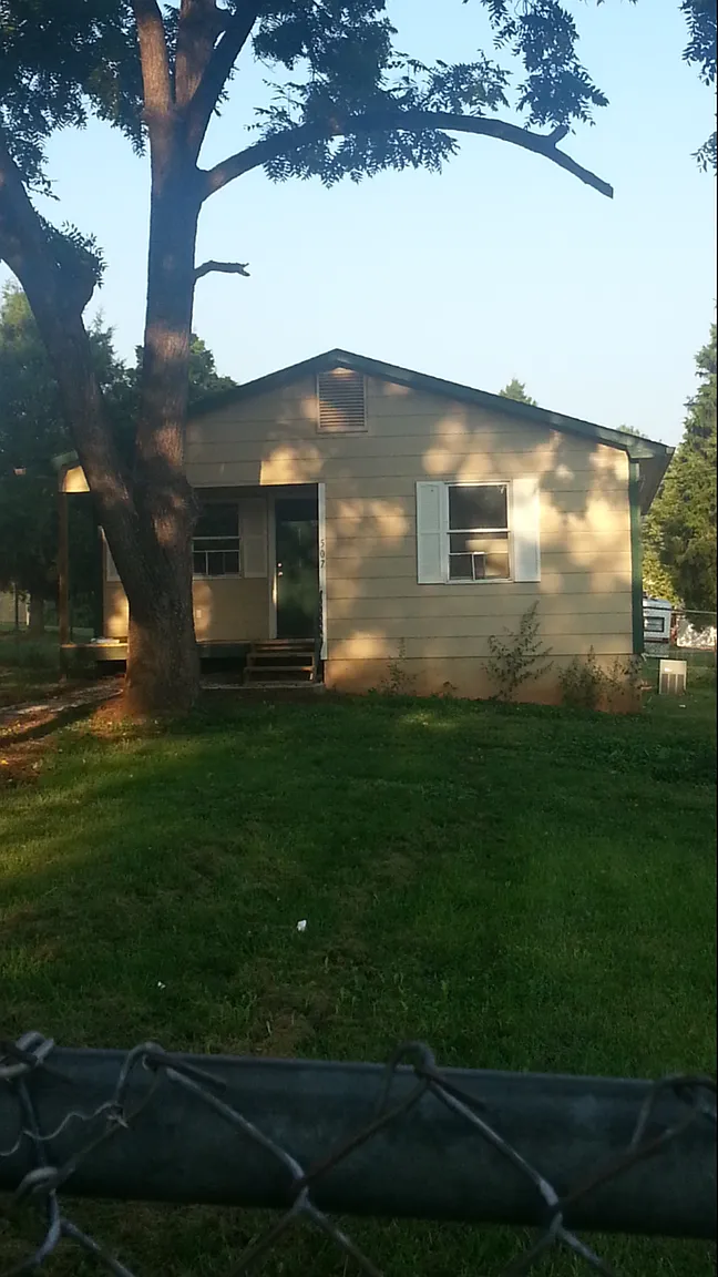 507 S Vandervoot St photo 1