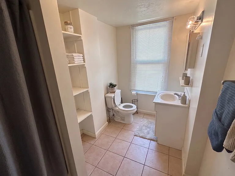 4047 Spruce St — Photo 6