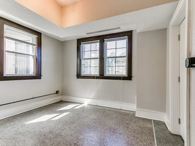 Ingersoll Flats — Photo 14