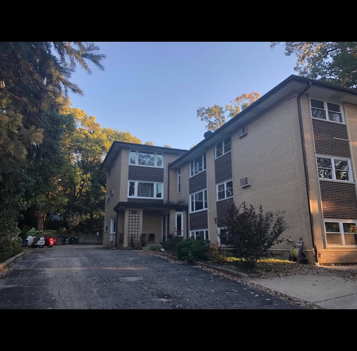8285 Archer Ave — Photo 1