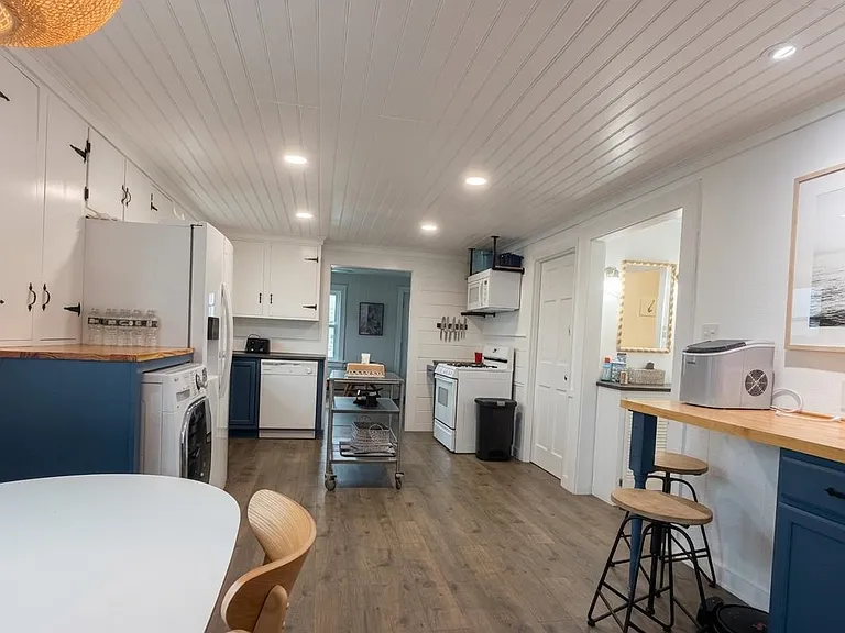 540 Hudson St — Photo 4
