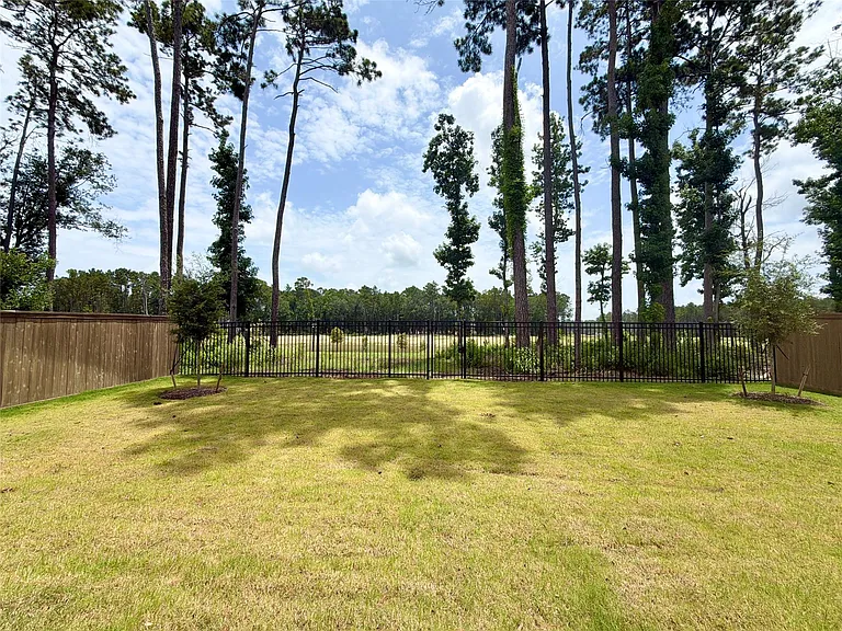 22037 Gateway Arch Dr — Photo 28