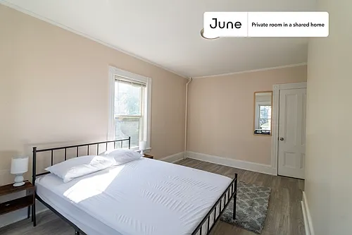 11A Islington St Photo 1