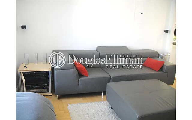 Rented by Douglas Elliman | media 26