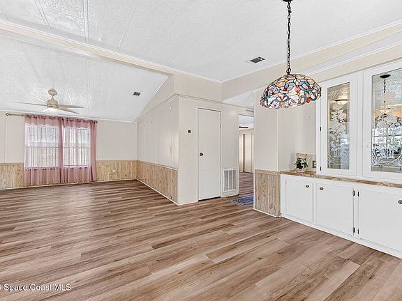 5th image of 340 San Roberto Dr