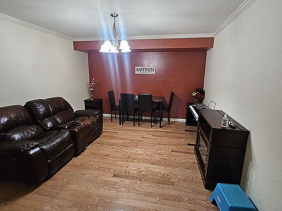 3rd image of 10388 Forest Brook Ln APT A