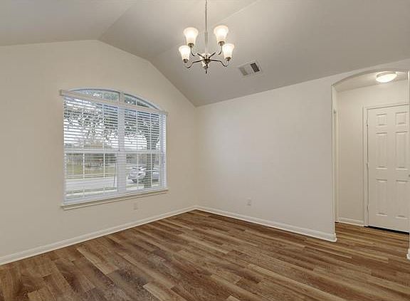 5th image of 106 Amber Oak Dr