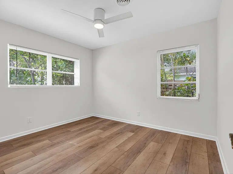 606 Paulina Rd — Photo 32