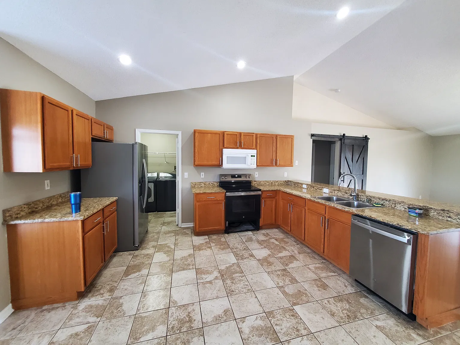 4 bed, 1880 sqft, $2,150 — Photo 4