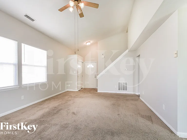 11618 Congressional Ln — Photo 4
