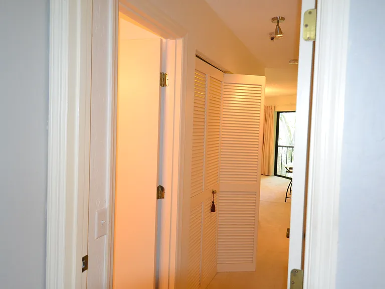 112 Lindsay Ln — Photo 45