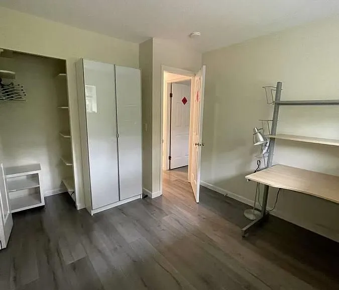 2900 Burton Ct — Photo 4