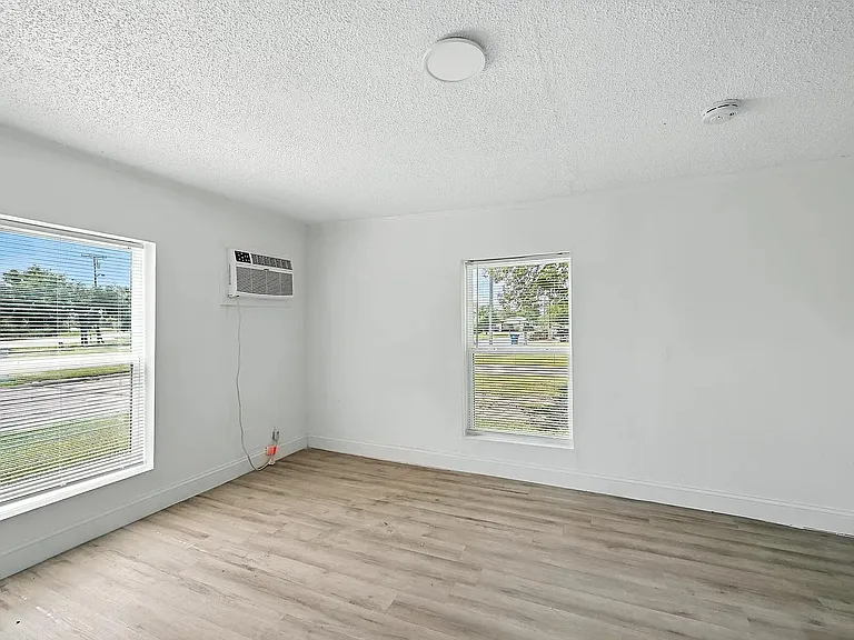 320 T A Carroll Ave — Photo 16