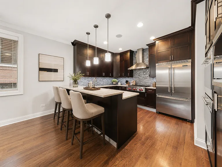 441 W Briar Pl #1 — Photo 4
