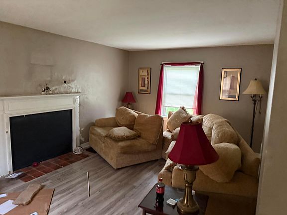 4th image of 594 S Hampton Rd