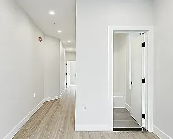 269 Martin Luther King Dr #4B — Photo 2