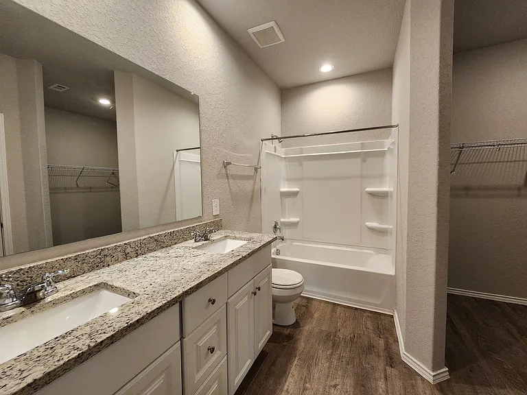 621 Jennifer Cv — Photo 15