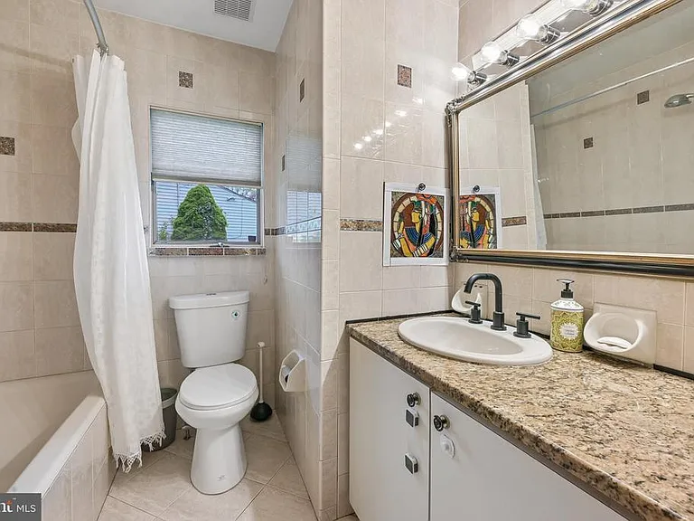 410 Narragansett Dr — Photo 18
