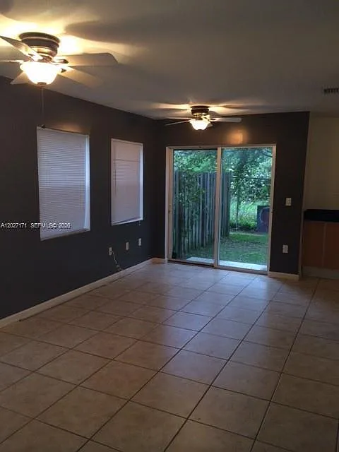 Taft Villas Condo — Photo 4