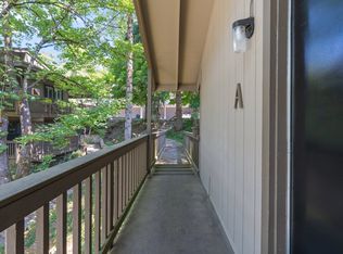 7738 SW Barnes Rd UNIT A, Portland, OR 97225